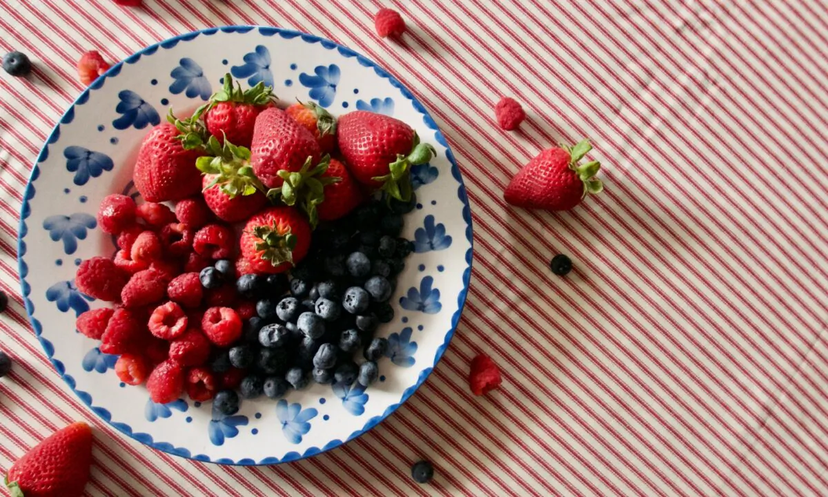 Strawberries, blueberries, and raspberries are coming into their peak season—but they won't be around for long. (Victoria de la Maza)