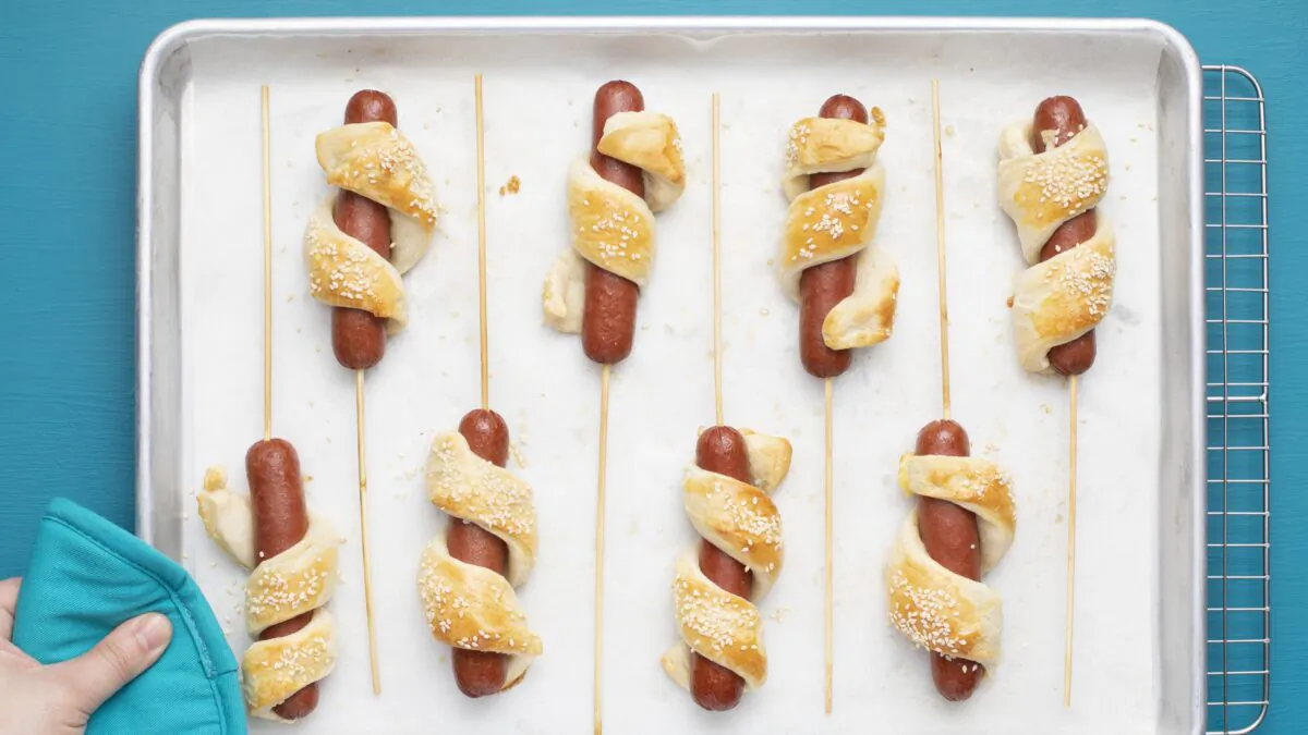 Kids will love this alternative to typical grilled hot dogs. (Kevin White/TNS）