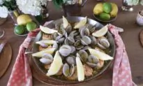 Easy Entertaining: Paella for a Summer Party