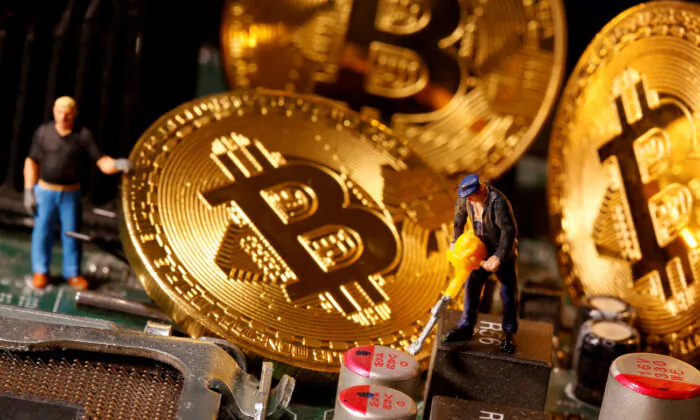 Bitcoin Falls Into Bear Market as New COVID-19 Variant Spooks Markets