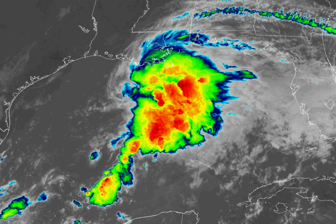 Tropical System to Bring Heavy Rain, Flooding to Gulf Coast | The Epoch ...