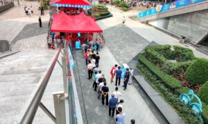 Residents Protest Against COVID-19 Lockdown in China’s Mega City Shenzhen