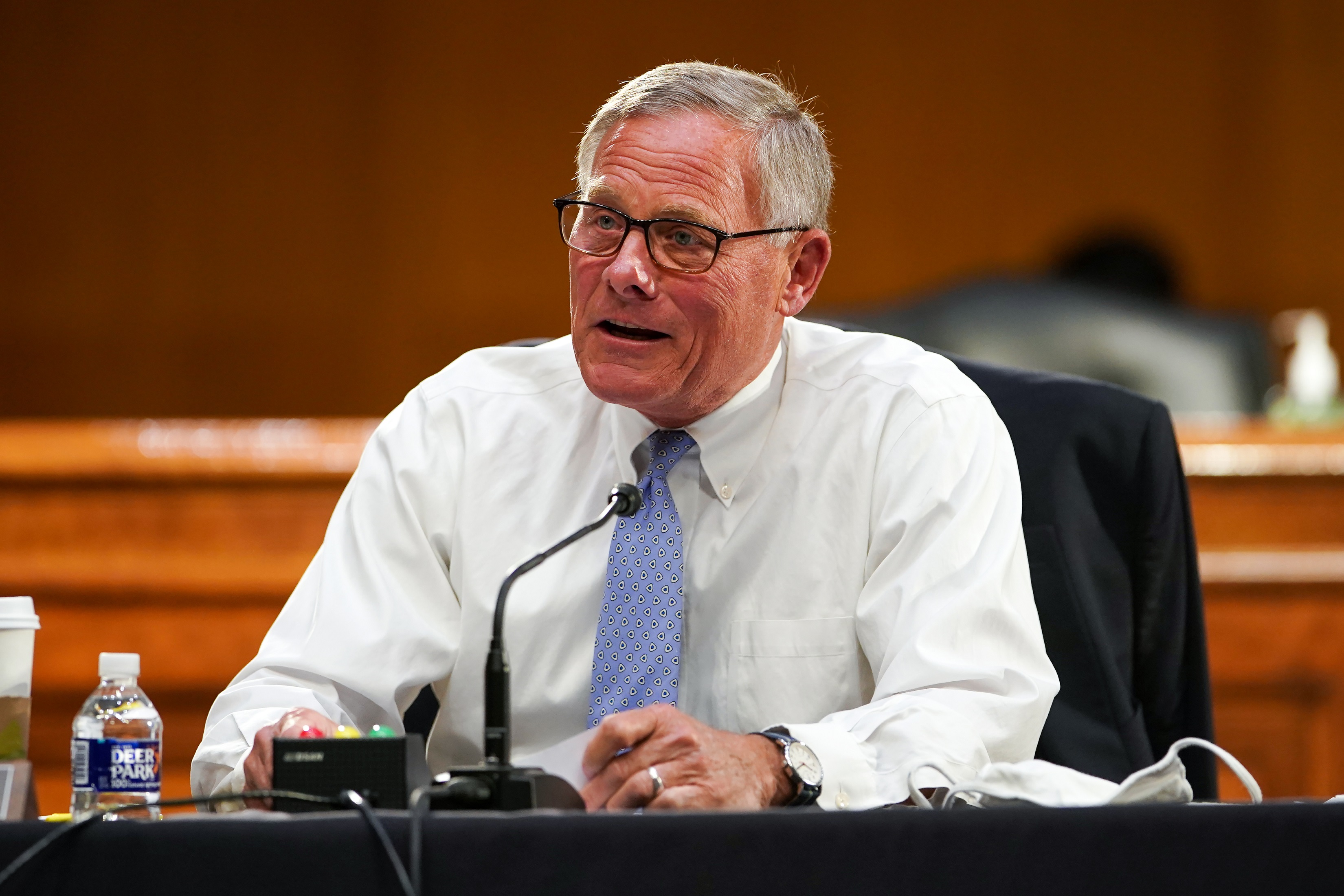 SEC Still Investigating Sen. Richard Burr for Stock Sell-Off, Wants to Talk to Brother-in-Law - Vimarsana News