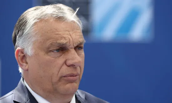 Orban’s Challengers Pledge to Halt Chinese University, Railway Project