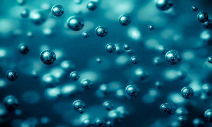 Close-up photo of oxygen and hydrogen electrolysis (iStock)