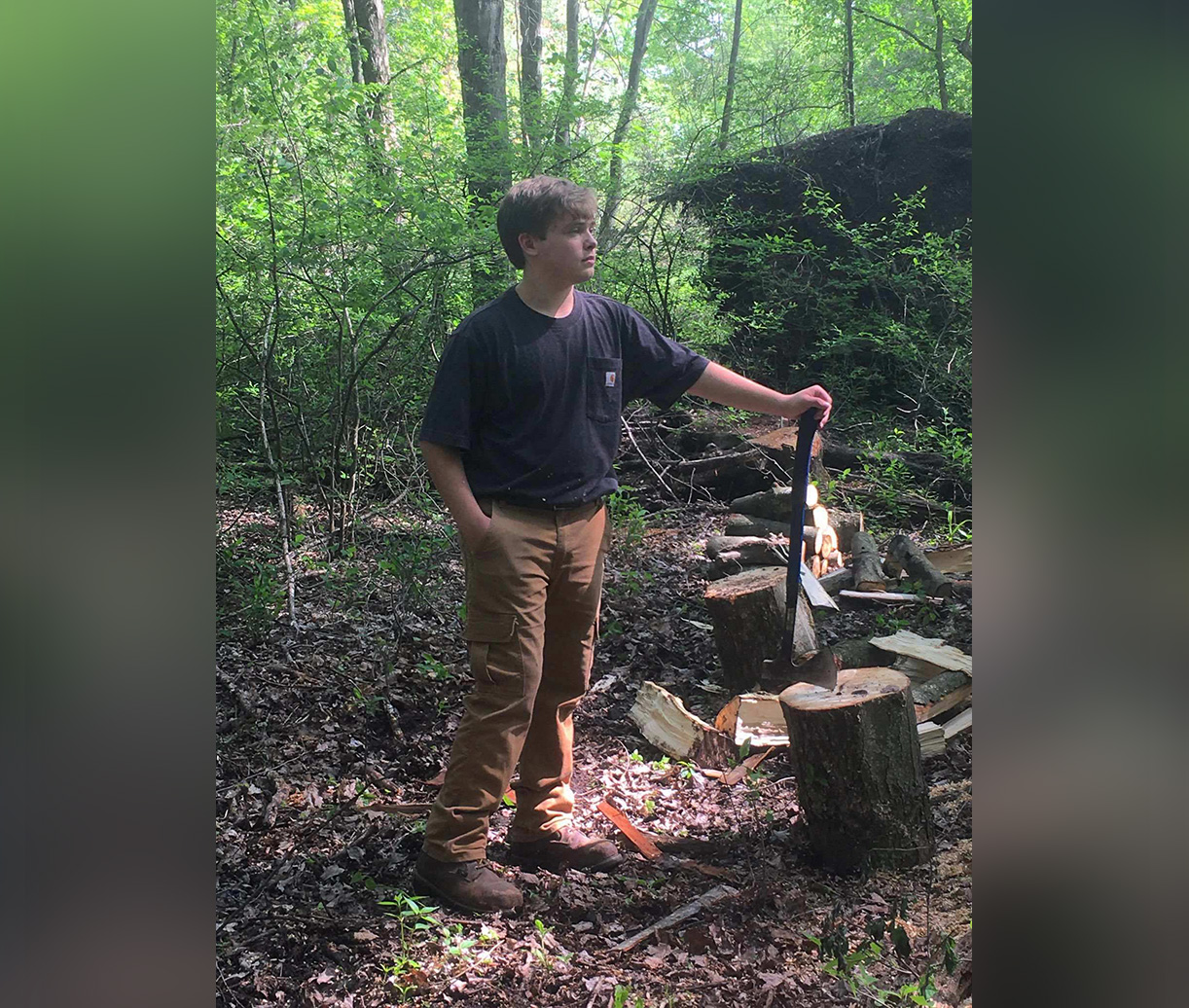Teen Lumberjack Who S Been Chopping Wood Since Age 6 Starts Own Business Selling Firewood