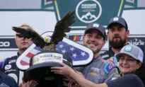 Bowman Zips Past Larson After Late Flat and Wins at Pocono