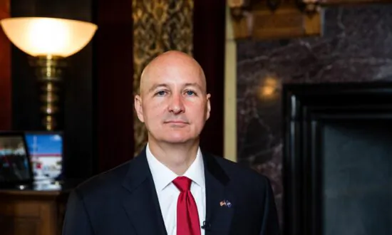GOP Senators Call on White House to Fly Pro-Life Flag for ‘Respect Life Month’