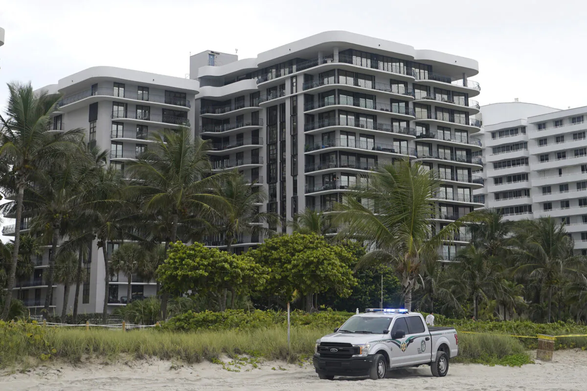 One of the sister buildings of a building that partially collapsed shows what the damaged building in Surfside, Fla., on June 24, 2021. (Wilfredo Lee/AP Photo)