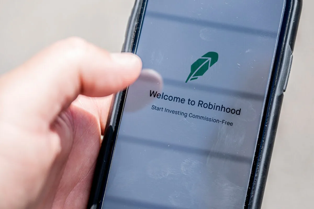 The Robinhood vestment app is see on a smartphone in this photo illustration in Washington on June 24, 2020. (Jim Watson/AFP via Getty Images)