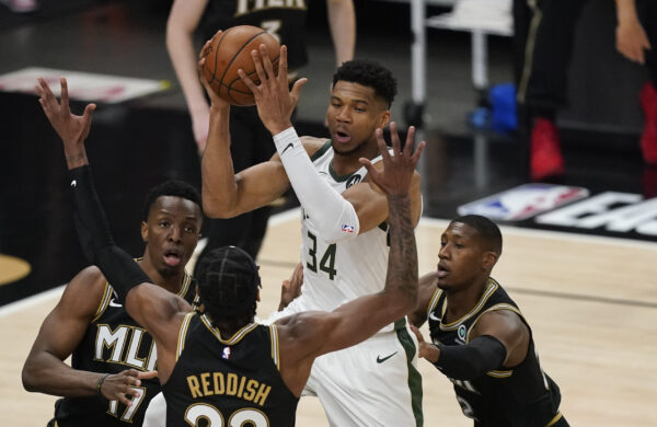 bucks-antetokounmpo-34-plays