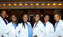 Viral Photo Depicts 6 Siblings Who Practice Medicine, Following in Parents’ Footsteps