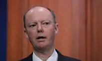 Man Apologises for Manhandling UK’s Chief Medical Adviser