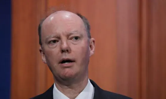 Man Apologises for Manhandling UK’s Chief Medical Adviser