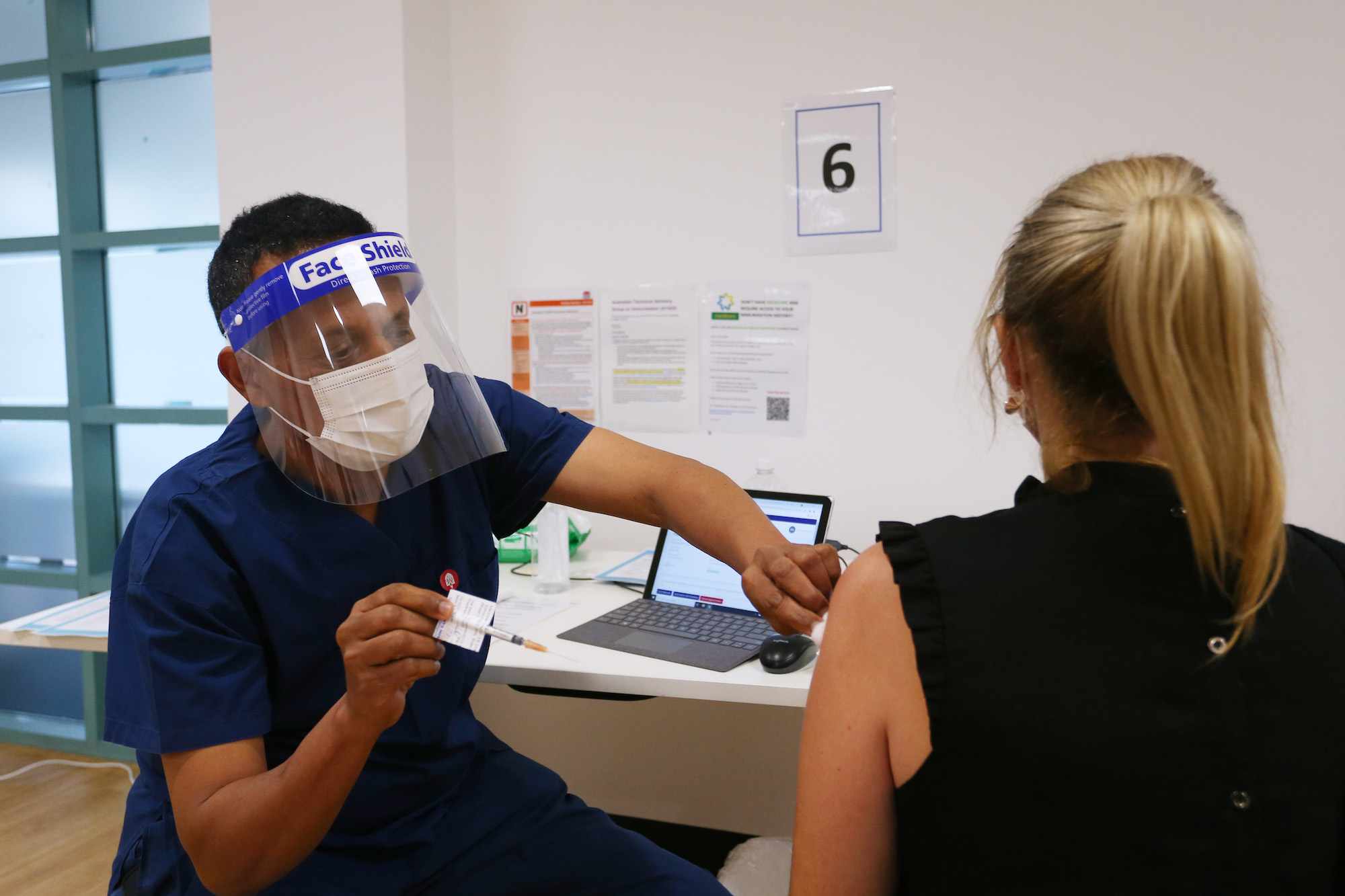 Australian Workers Lose Appeal to Overturn Vaccine Mandate Ruling - Vimarsana News