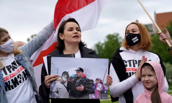 Belarus Oppositionists Cry Foul After ‘Embassies’ Suspended on Twitter