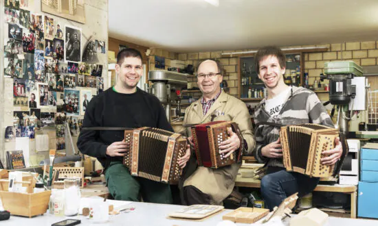 Making an Accordion, the Swiss Way