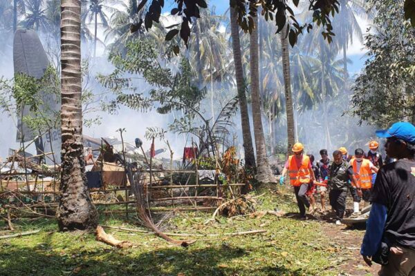 military-plane-crash-in-philippines