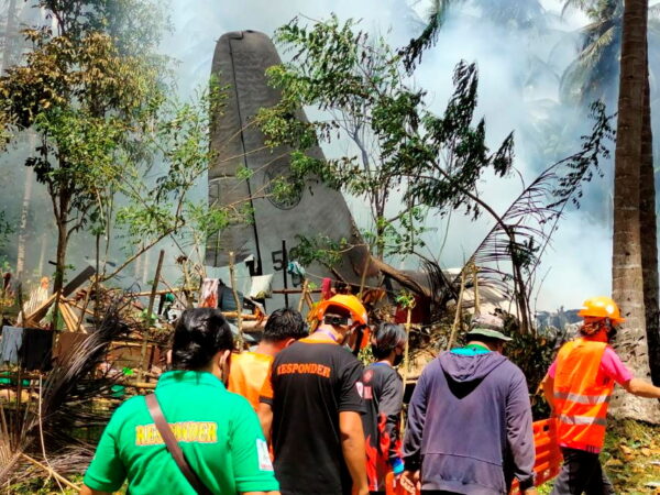 troops-plane-crashed-in-philippines