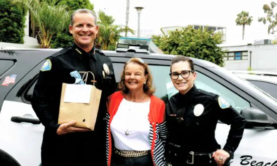 Police Appreciation Becomes Independence Day Tradition