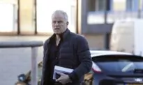 Dutch Crime Reporter de Vries Fighting for His Life After Shooting