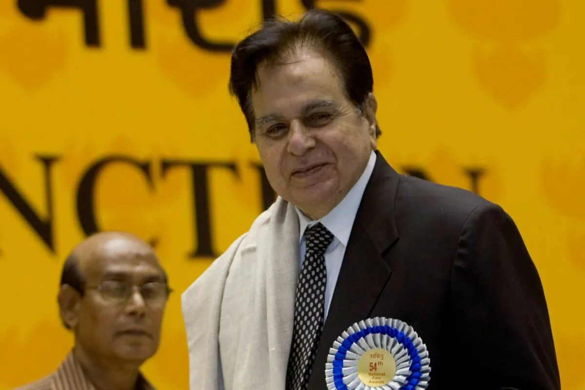 Veteran Bollywood actor Dilip Kumar (R) receives a Lifetime Achievement award at the 54th National Film Award ceremony in New Delhi, India, on Sept. 2, 2008. (Gurinder Osan/AP Photo)
