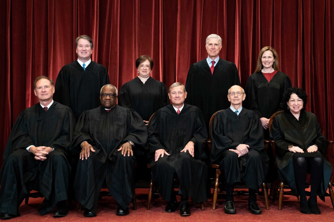228 Republican Lawmakers Urge Supreme Court to Overturn Roe v. Wade