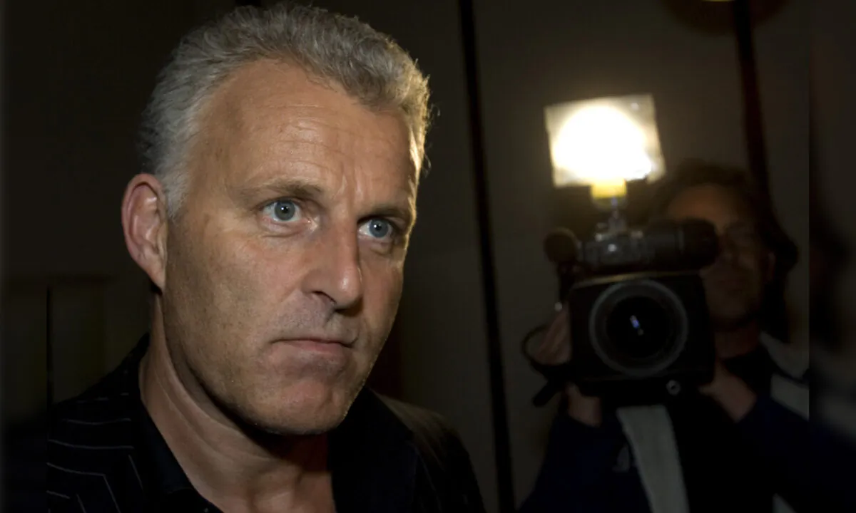 Dutch crime reporter Peter R. de Vries reacts prior to attending a live TV show in Amsterdam, on Jan. 31, 2008. (Peter Dejong/AP Photo)