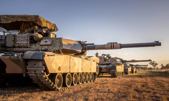 Ukrainian President Thanks Australia for Donation of 49 Abrams Tanks