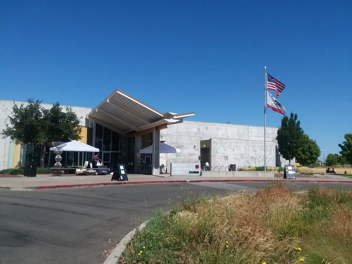 The Valley Hi-North Laguna Library, a branch of the Sacramento Public Library, on June 25, 2021. (Beth Lambert/The Epoch Times)