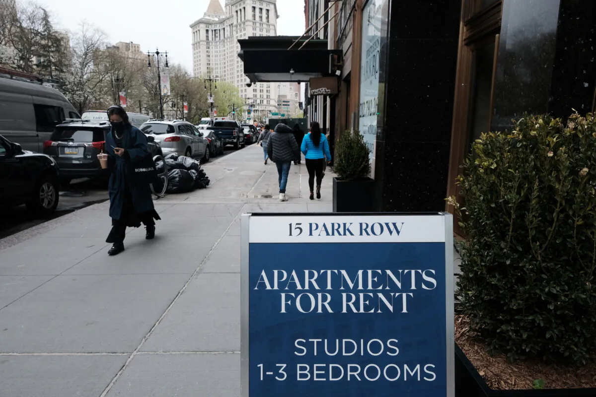Apartments are advertised in an area of lower Manhattan, New York City, on April 16, 2021. (Spencer Platt/Getty Images)