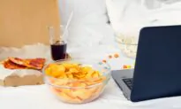 How to Manage Emotional Eating During the Pandemic