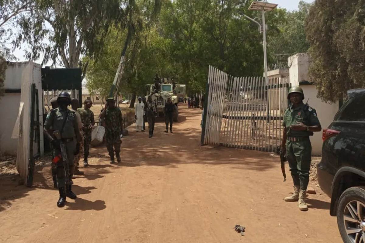 Nigerian soldiers and police officers in a file photo. (Bosan Yakusak/AFP via Getty Images)