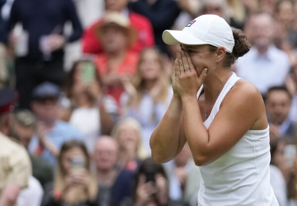 Ashleigh-Barty-reacts