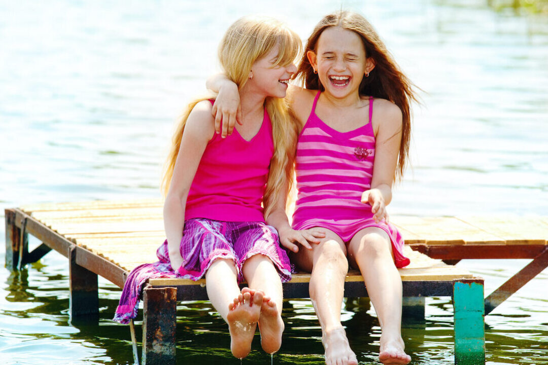 Screen-free means time for friends, nature, and adventures that create memories worth cherishing.(2xSamara.com/Shutterstock)