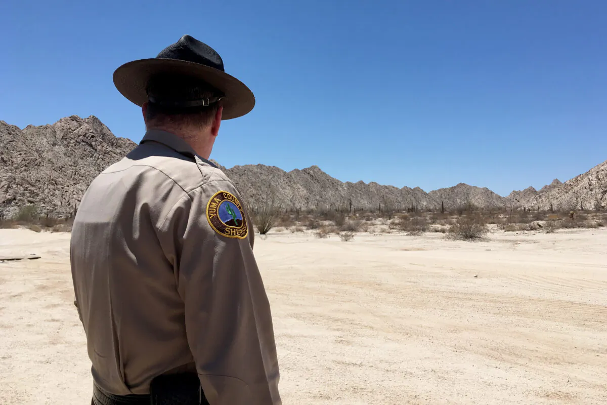 Sheriff Leon Wilmot in the desert east of Yuma, Ariz., near the U.S.-Mexico border on May 25, 2018. (Charlotte Cuthbertson/The Epoch Times)