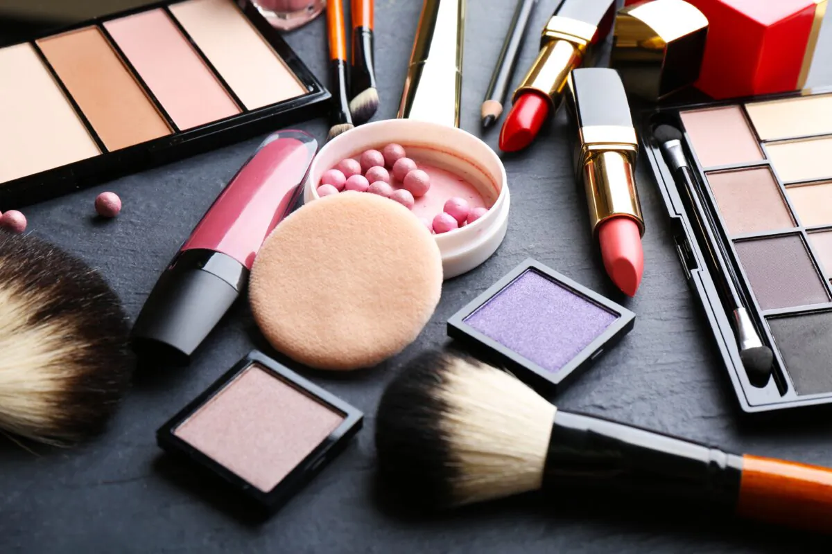 The
problem of
PFAS chemicals
in makeup is an
ongoing issue,
including a lack
of labeling. (Africa Studio/Shutterstock)