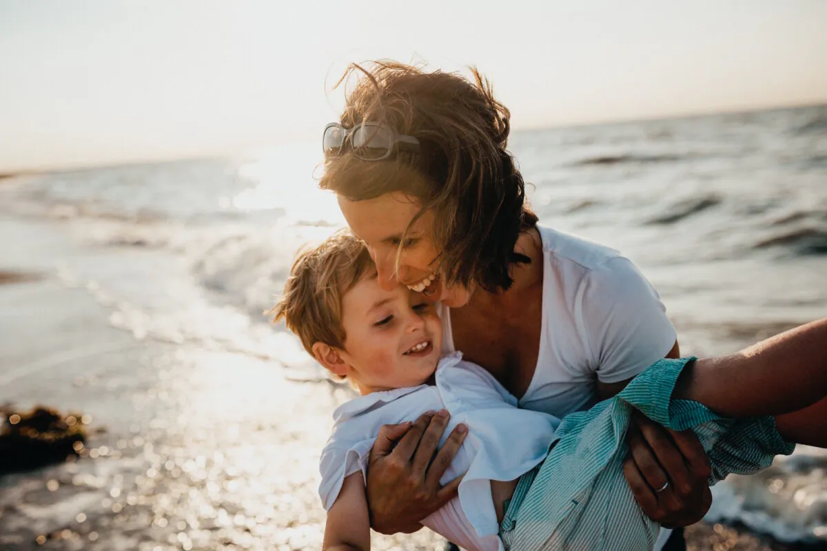 Mothers have the opportunity to shape their families and their communities. (Xavier Mouton Photographie)