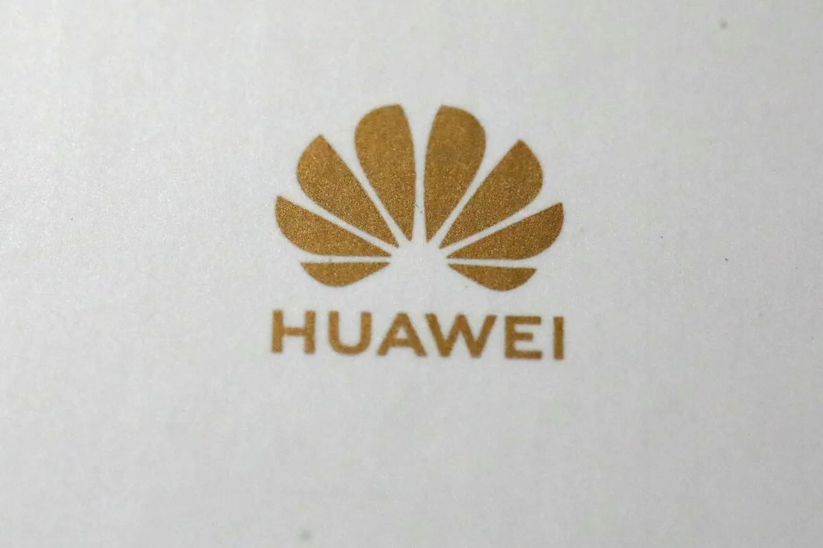 The Huawei logo is pictured in the Manhattan borough of New York, N.Y., on July 22, 2019. (Carlo Allegri/Reuters)