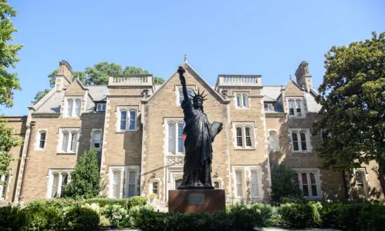 Mini ‘Lady Liberty’ Comes to Washington for Next Decade
