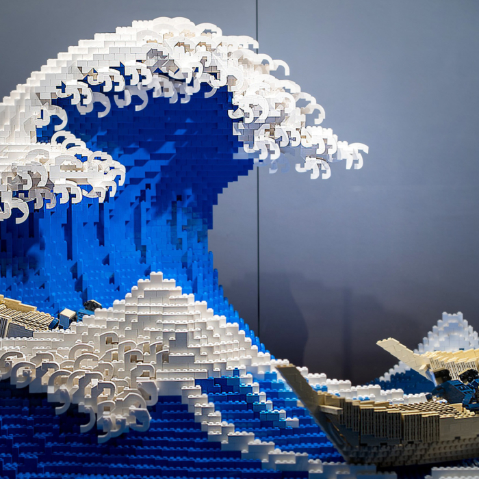Japan-Based Sculptor Recreates 'The Great Wave Off Kanagawa 