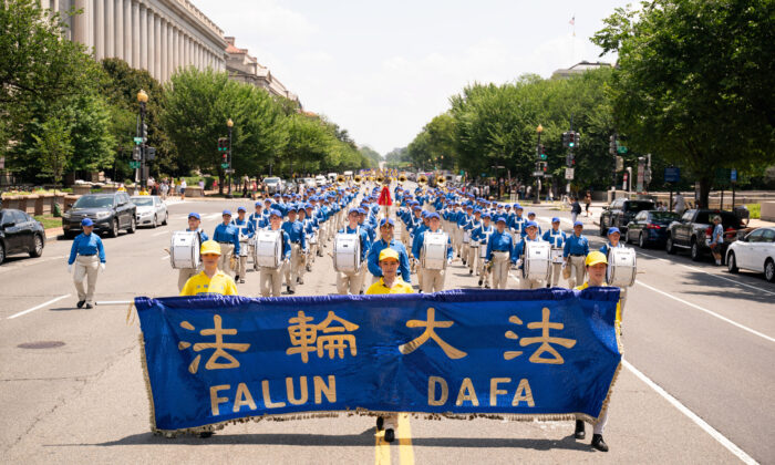 Photo Gallery Falun Gong Practitioners March In DC Calling For End To   9ED1192 1 700x420 