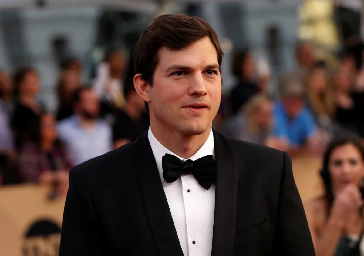 Actor Ashton Kutcher arrives at the 23rd Screen Actors Guild Awards in Los Angeles, Calif., on Jan. 29, 2017. (Mario Anzuoni/Reuters)