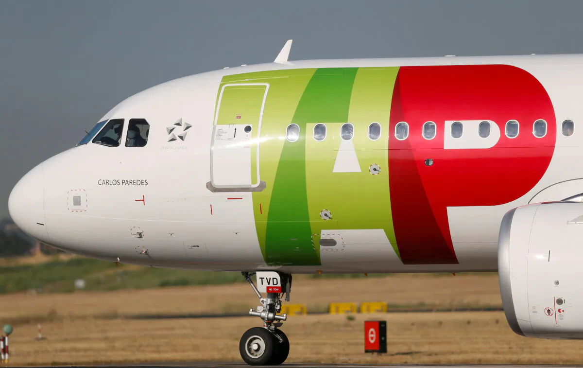 A TAP Air Portugal plane taxis at Lisbon's airport during the coronavirus disease (COVID-19) outbreak, in Lisbon, Portugal, on July 17, 2020. (Rafael Marchante/File Photo/Reuters)