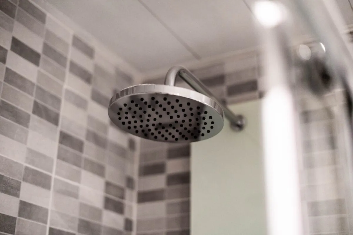 A showerhead. (Kevin Baquerizo/Unsplash)
