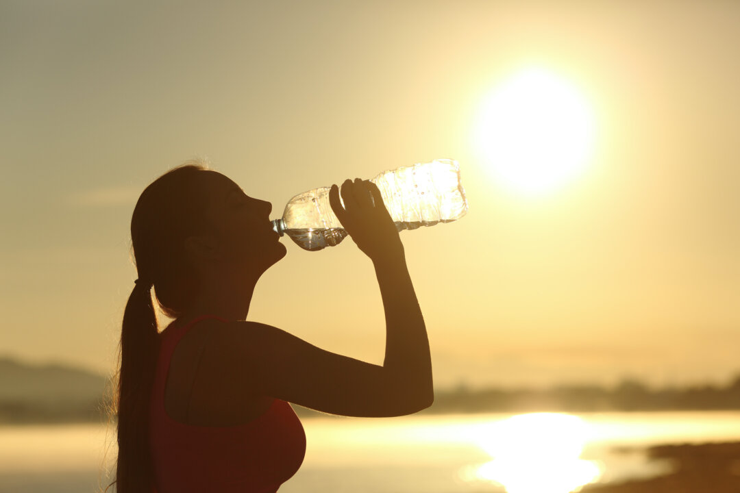 Keeping hydrated is the key to maintaining healthy skin during the summer. (Antonio Guillem/Shutterstock)