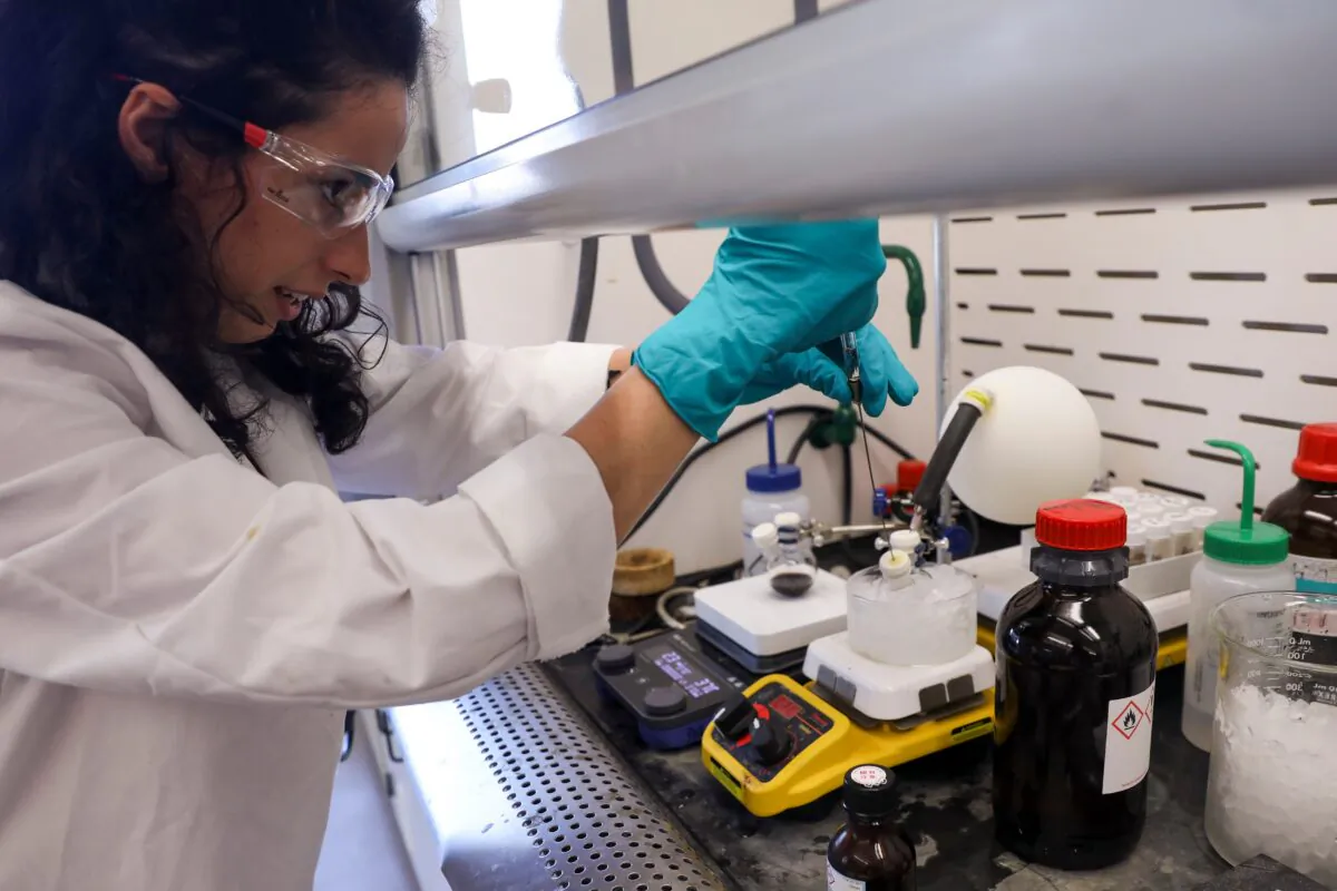Chemist Jeanine Yaboub works at Psilera Bioscience, a Tampa, Fla., startup that is researching healing properties in psychedelics. (Ivy Ceballo/Tampa Bay Times/TNS)