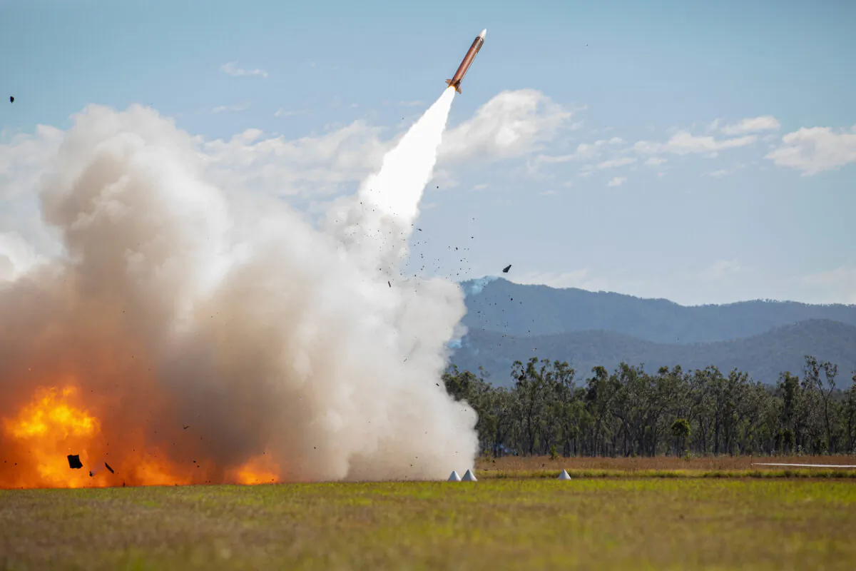 Soldiers from 1-1 Air Defense Artillery Battalion fires a Patriot missile during Exercise Talisman Sabre 2021 at Camp Growl in Queensland, Australia, on July 16, 2021. 
(U.S. Army photo by Maj. Trevor Wild, 38th ADA BDE Public Affairs)