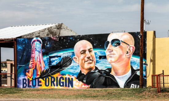 ‘Not Really Nervous’: Billionaire Bezos Girds for Inaugural Space Flight