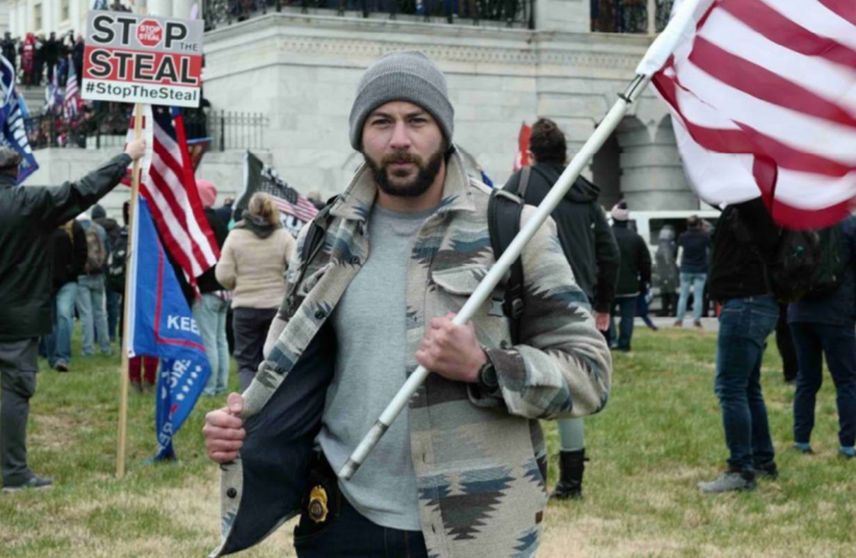 Judge Dismisses Charge Against Former DEA Agent Who Trespassed at Capitol on Jan. 6 - Vimarsana News